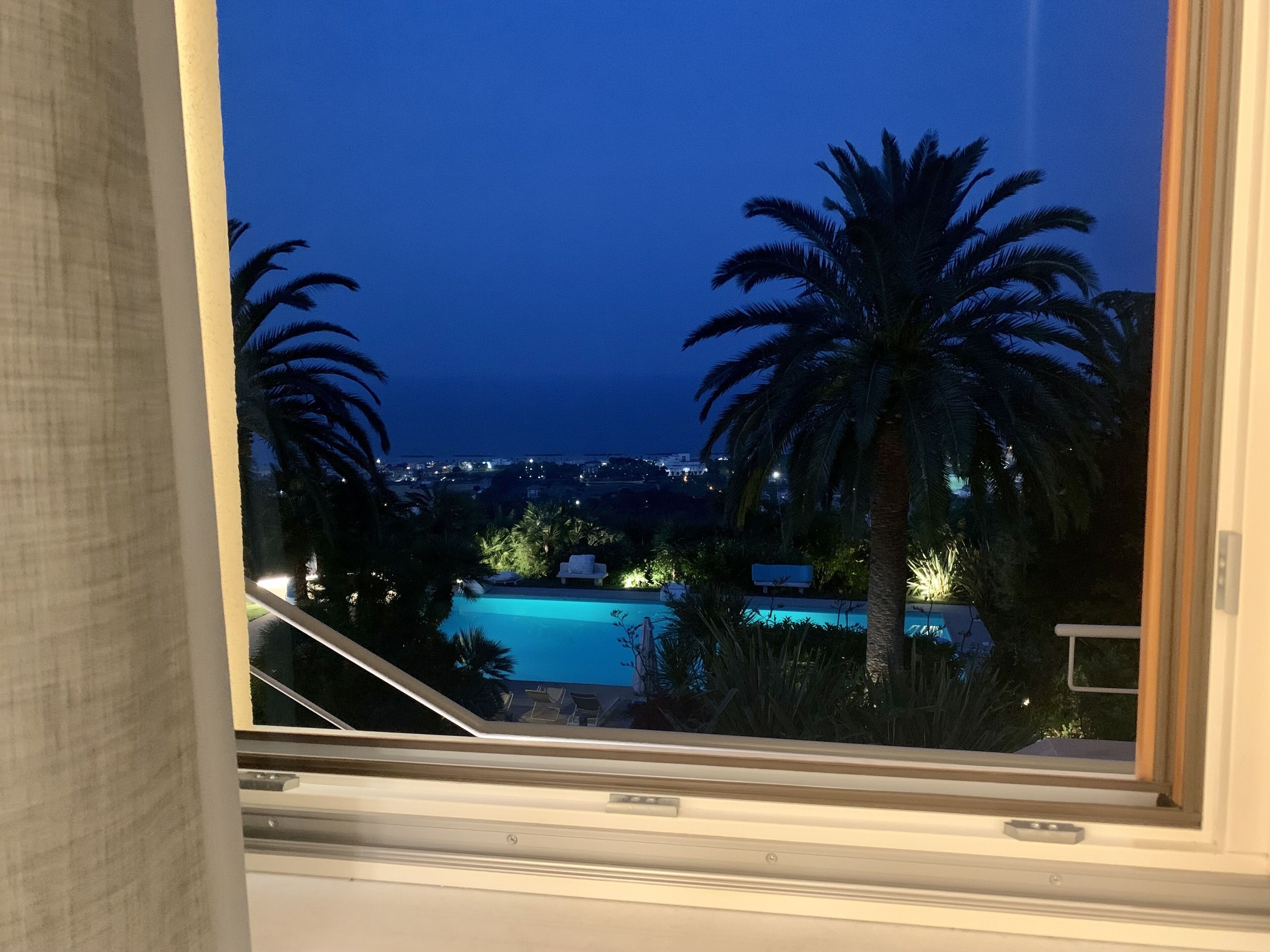 Deluxe Suite, Sea View | Water view