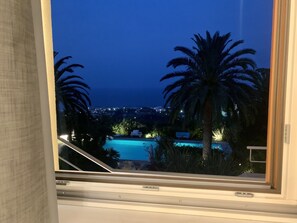 Deluxe Suite, Sea View | Water view