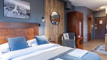 Decoración personalizada, muebles diferentes y wifi gratis