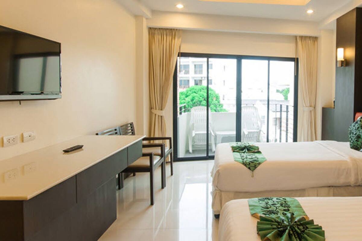 Deluxe Room | In-room safe, blackout curtains, rollaway beds, free WiFi