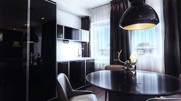 Polar Double Room | Biancheria da letto di alta qualità, materassi a doppio strato, minibar