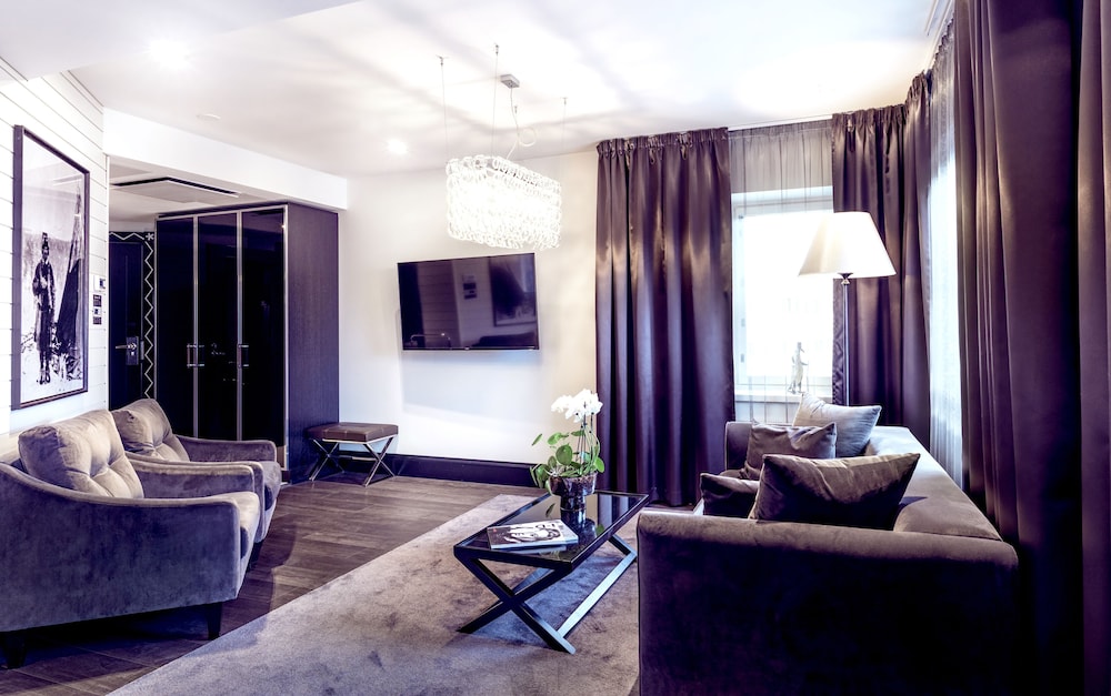 Arctic Light Hotel by null