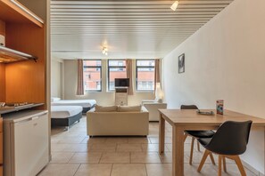Studio, 2 Einzelbetten (Large) | Schreibtisch, Verdunkelungsvorhänge, Bügeleisen/Bügelbrett, Babybetten