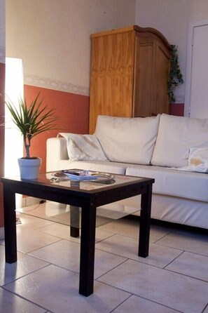 Studio, 1 lit une place | Coin séjour