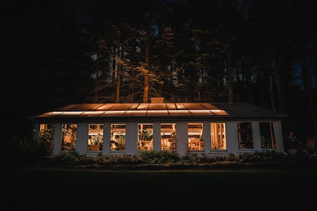 Exterior. By The Bridge Bed & Breakfast