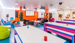 Dining - SoHostel (London)