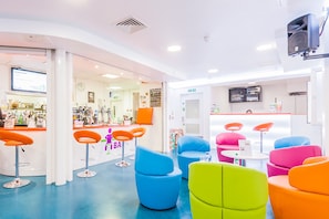 Bar (on property) - SoHostel (London)