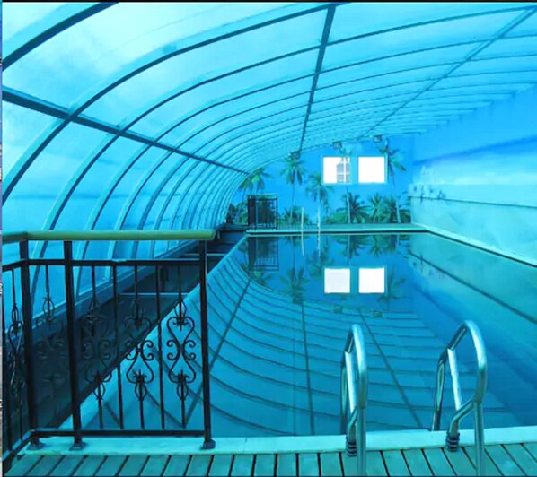 Piscine couverte