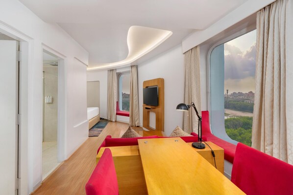 In-room safe, desk, laptop workspace, soundproofing - Park Inn by Radisson New Delhi IP Extension (New Delhi)