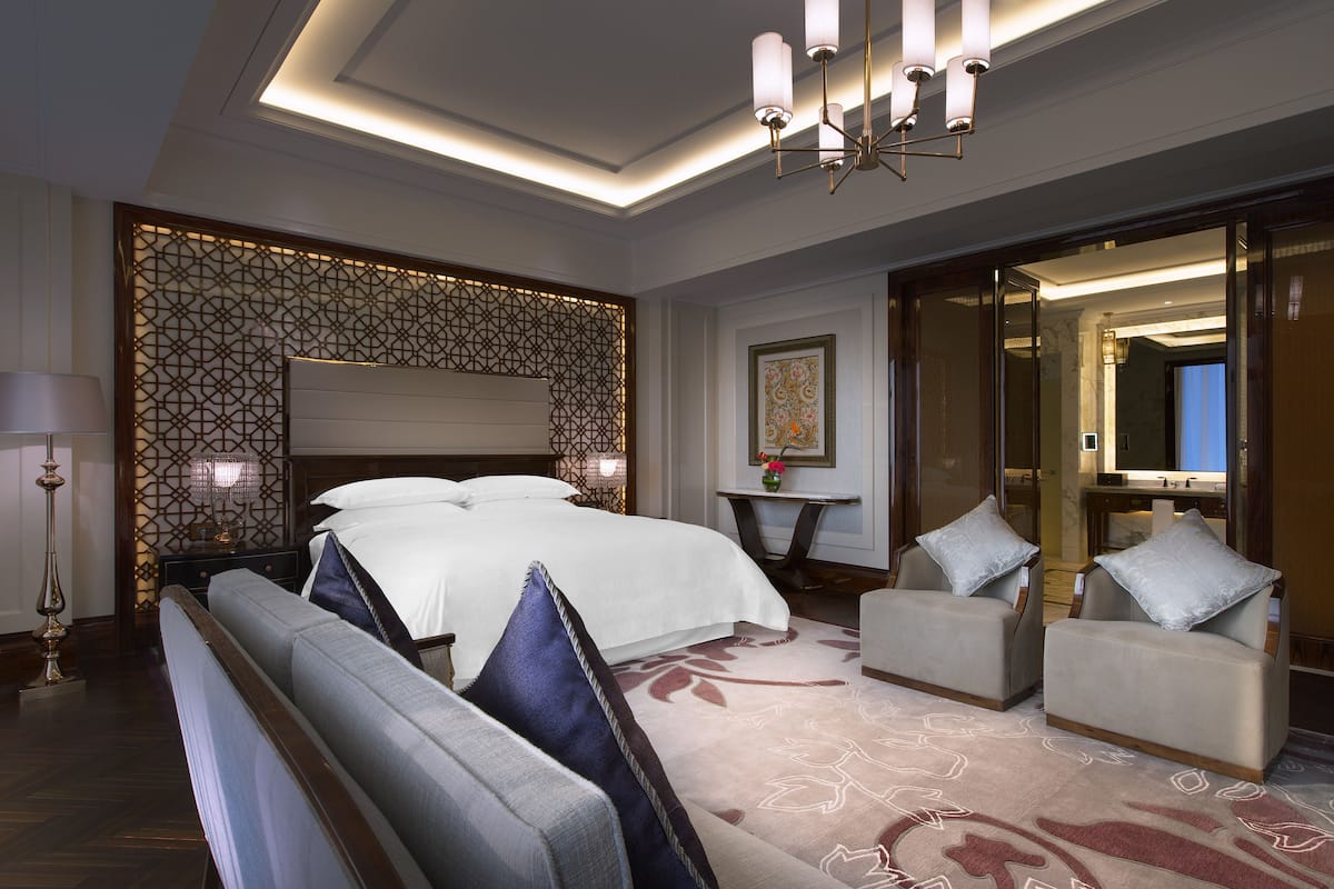 presidential suite, 1 double bed | down duvets, pillow-top beds, minibar, in-room safe