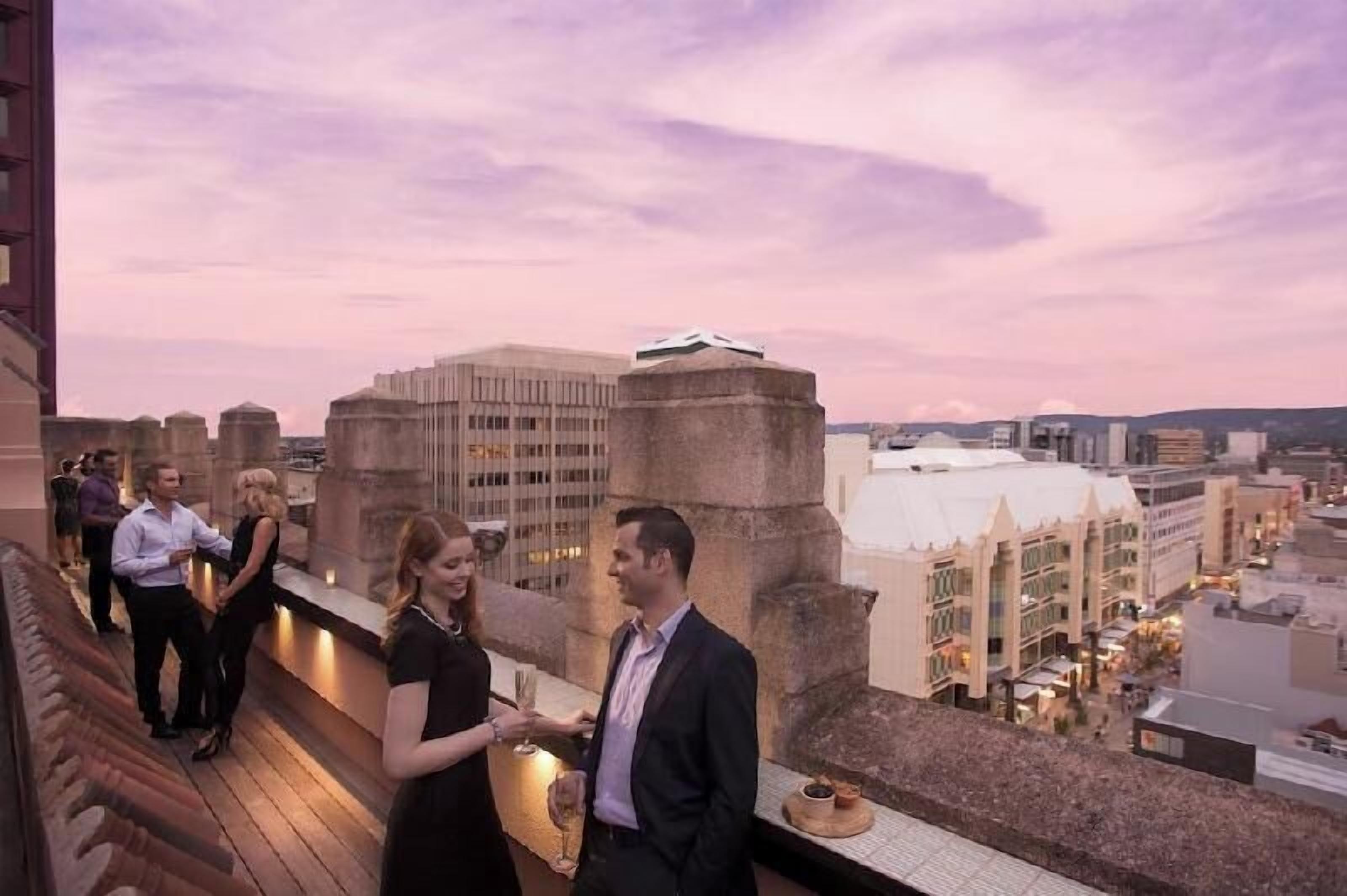 المنطقة المحيطة بالمنشأة