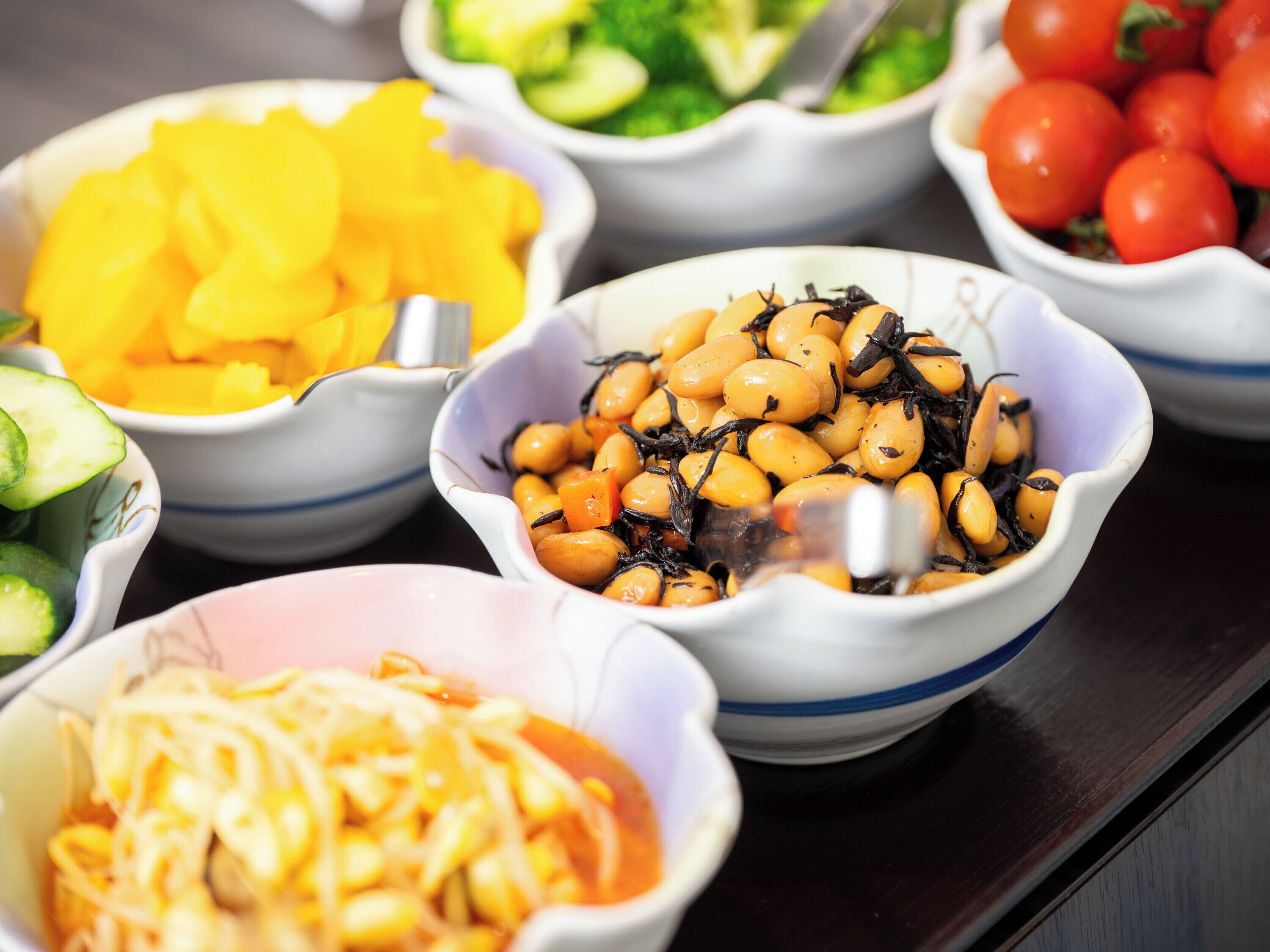 daily buffet breakfast for a fee