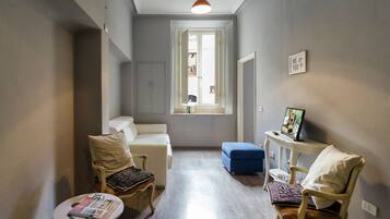 Quadruple Room | Iron/ironing board, rollaway beds, free WiFi