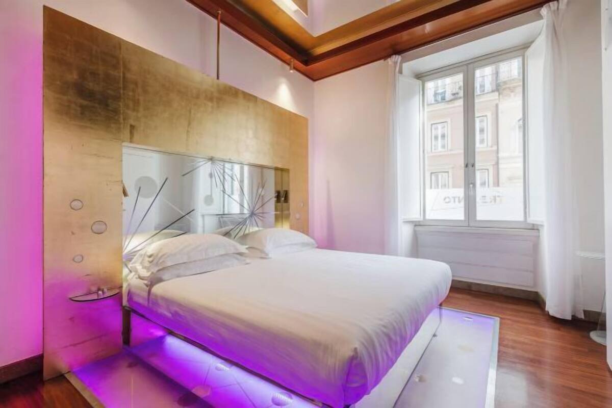 Frette Italian sheets, premium bedding, minibar, in-room safe