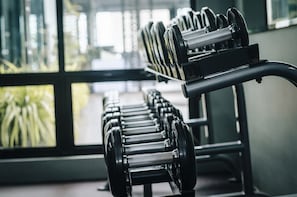 Gym - Amelie Hotel Manila (Manila)