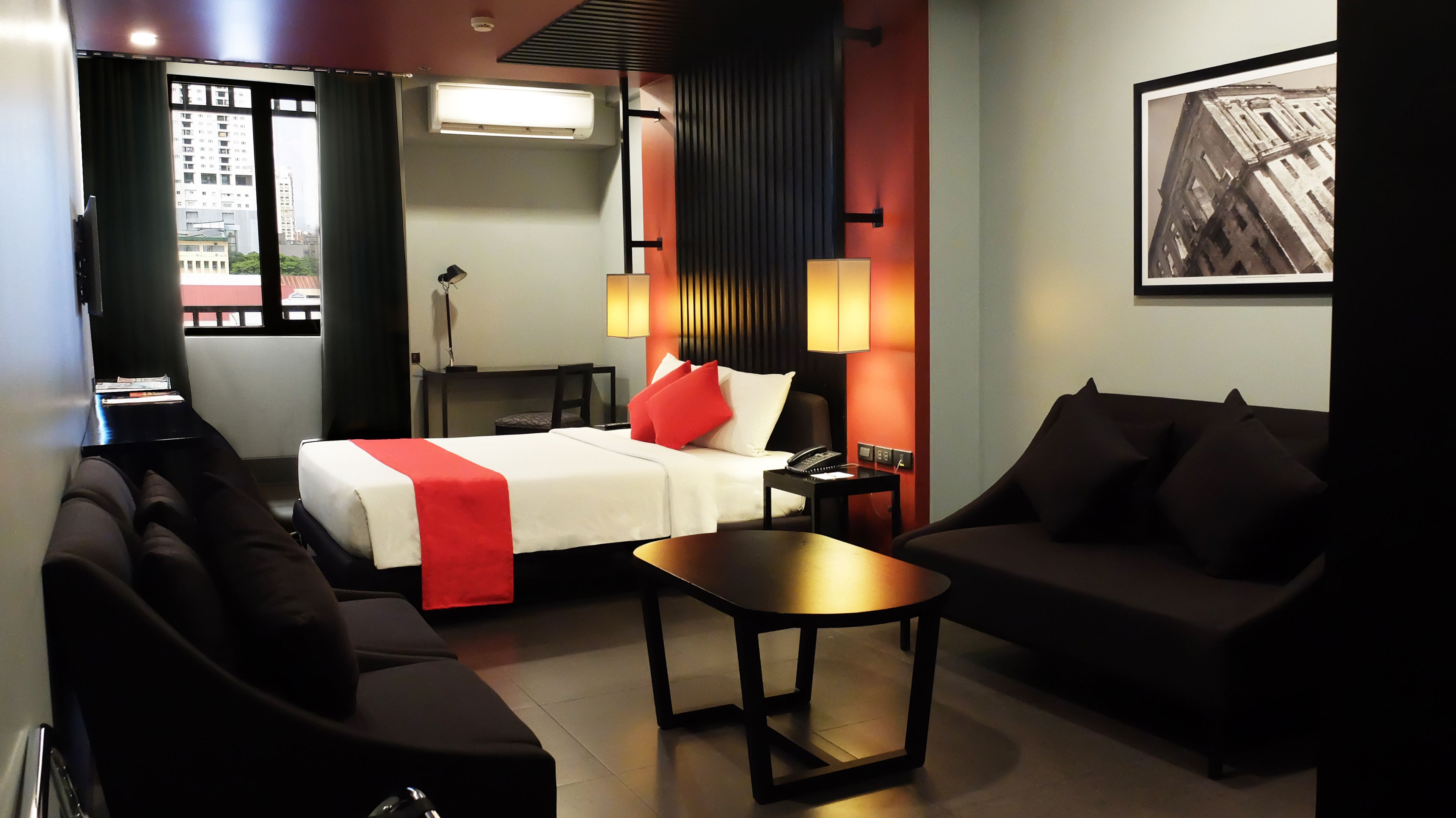 executive room | living area | lcd tv