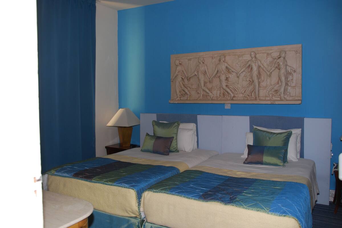 Soundproofing, WiFi (free), bed sheets