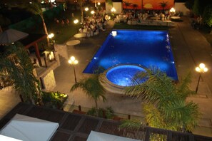 Outdoor pool - The Caravel Hotel (Limassol)