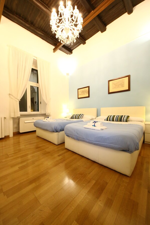 Luksus-firemannsrom | Sengetøy i egyptisk bomull, sengetøy av topp kvalitet og dundyner