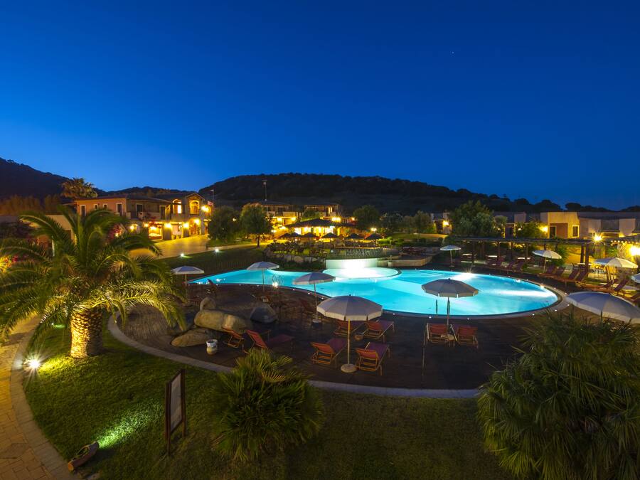 Seasonal outdoor pool, pool loungers