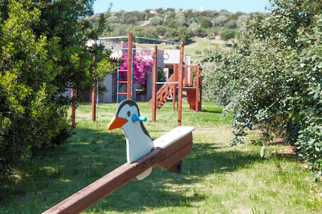 Außen-Kinderspielplatz. Residence S'Incantu