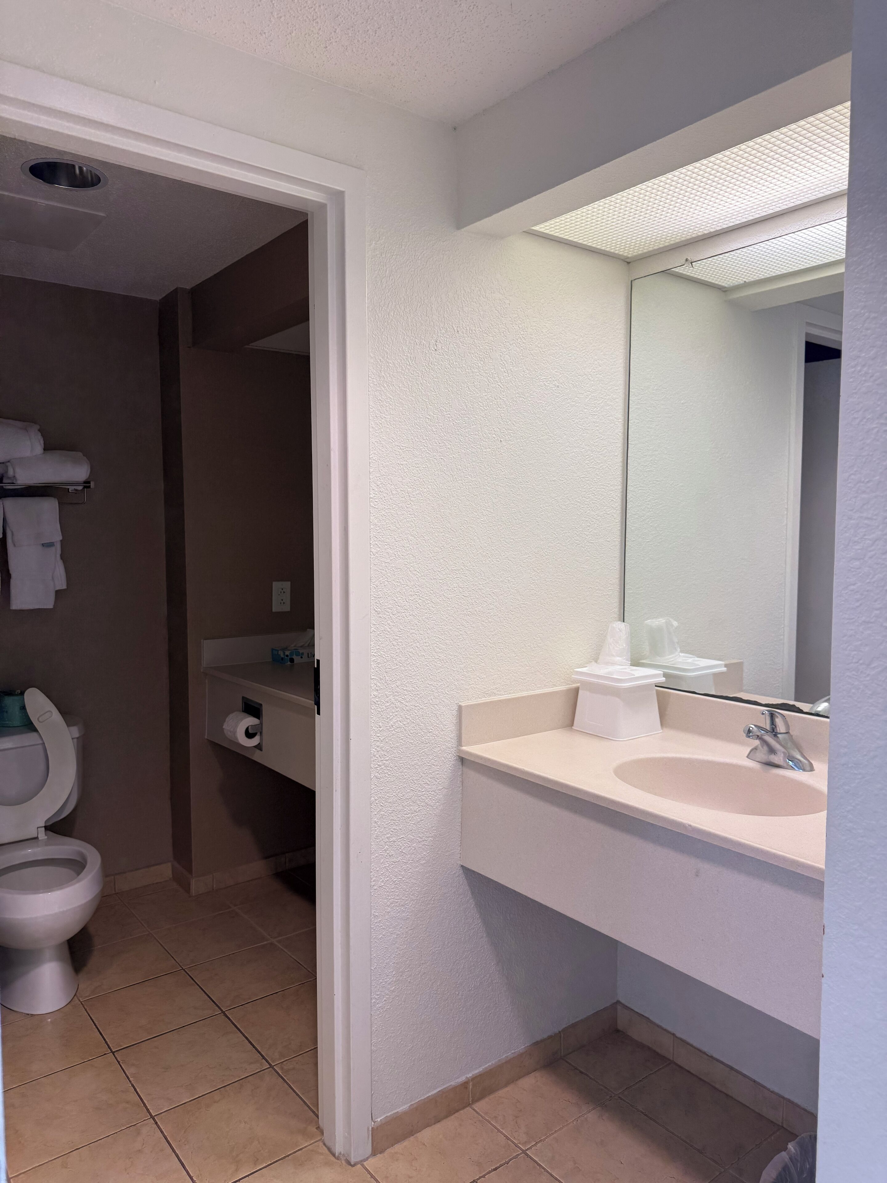 combined shower/bathtub, free toiletries, hair dryer, towels