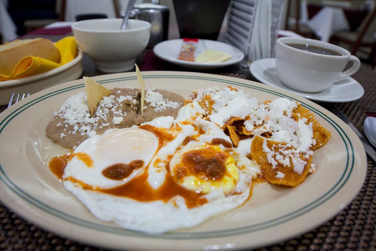 breakfast and lunch served, mexican cuisine