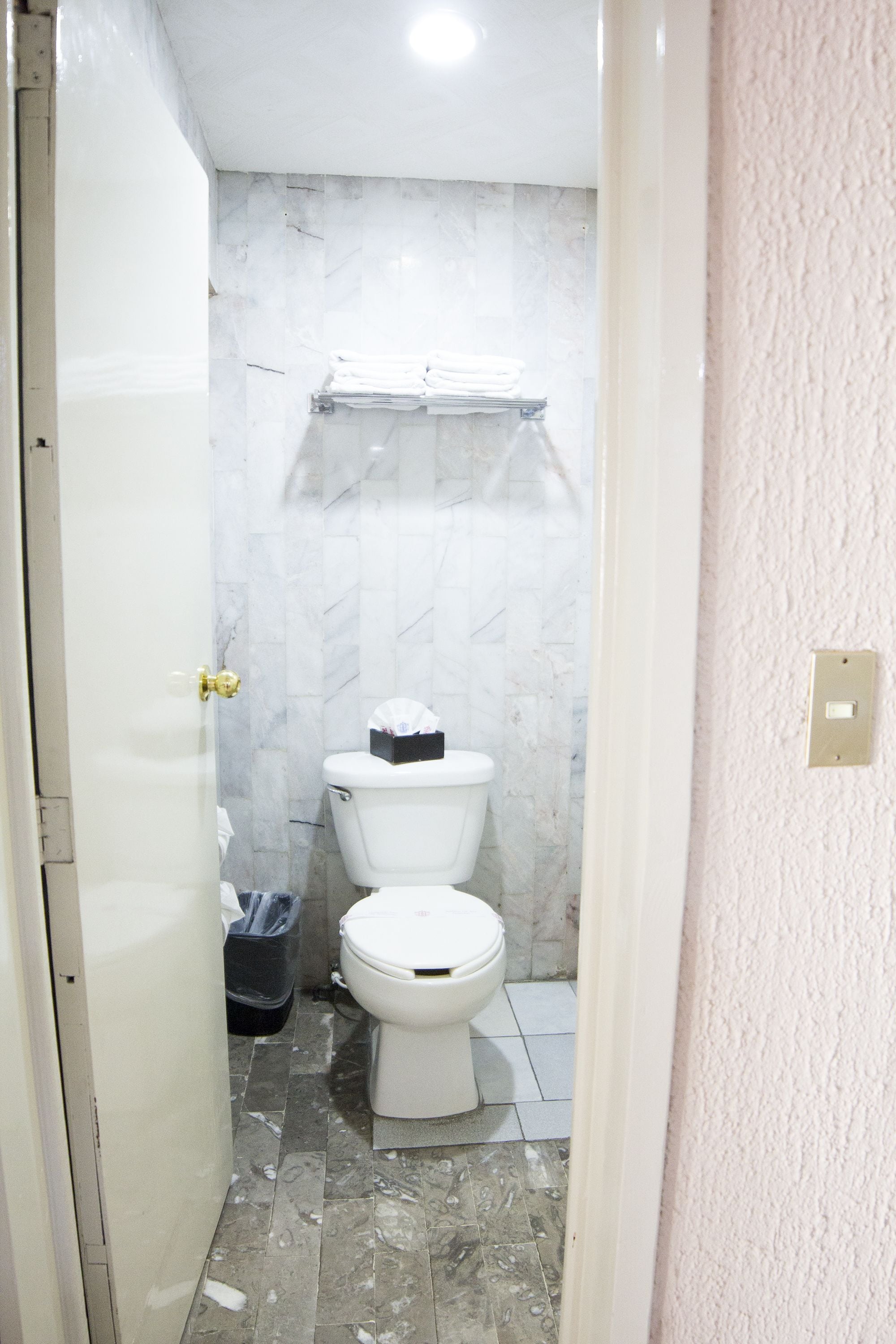 shower, free toiletries, towels