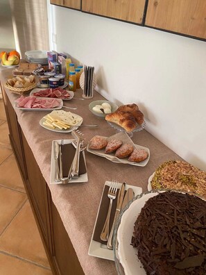 Daily buffet breakfast for a fee - Feudo del Biviere (Santa Ninfa)