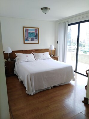 Family Standard | Egyptian cotton sheets, premium bedding, Select Comfort beds - Room Apart Escuela Militar (Santiago)