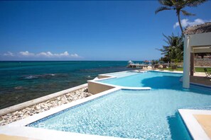 2 albercas al aire libre, camas balinesas gratuitas y camastros