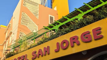 Fachada de la propiedad