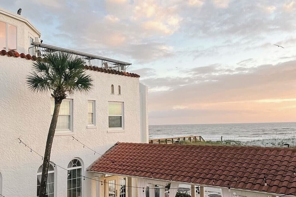 Casa Marina Hotel