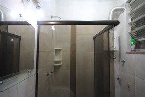 Standard-Apartment, 1 Schlafzimmer, Kochnische | Badezimmer | Dusche, HandtĂŒcher