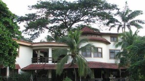 Mặt tiền nơi lưu trú