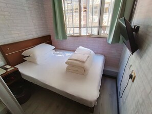 高級雙人大床房 | 1 間臥室、遮光布/窗簾、免費無線上網