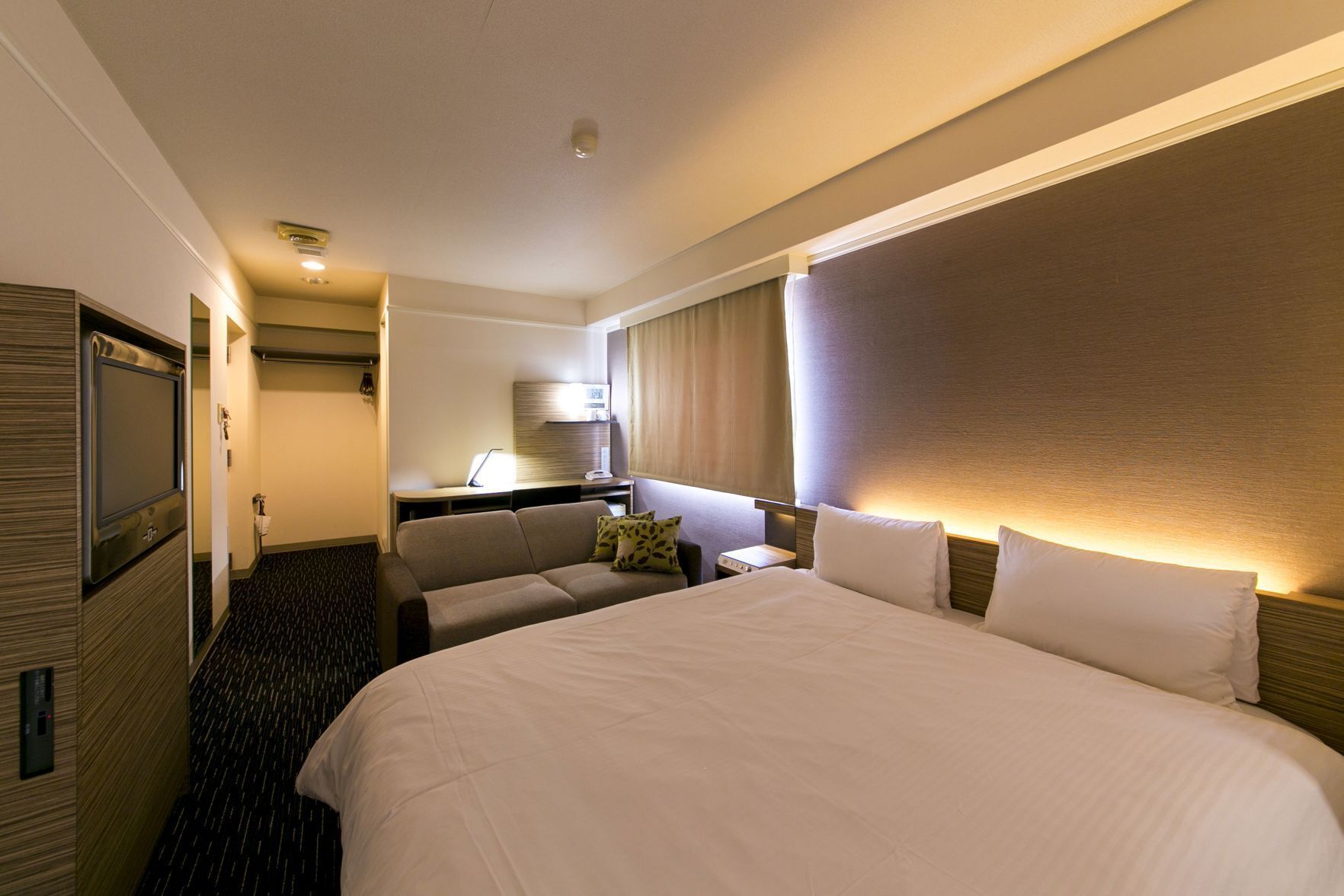 Cortinas opacas, tabla de planchar con plancha, wifi gratis