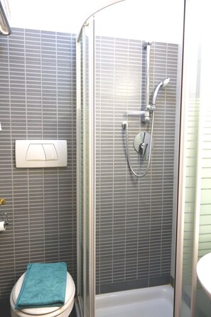 Double Room | Bathroom shower - G.NA B&B (Rome)