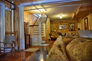 Lobby sitting area - The Baseball Hotel (Richfield Springs)
