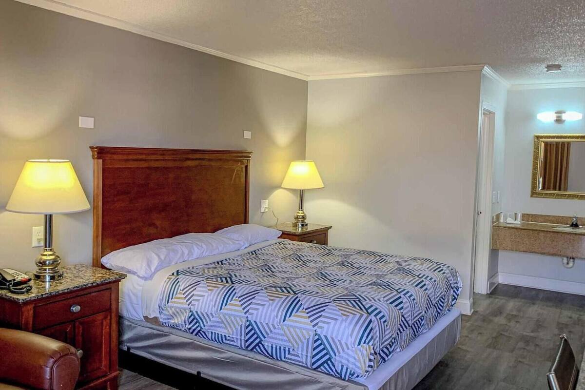 Iron/ironing board (on request), free WiFi, bed sheets