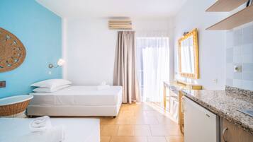 Standard Double or Twin Room, 1 Bedroom | 1 bedroom, in-room safe, iron/ironing board, free WiFi