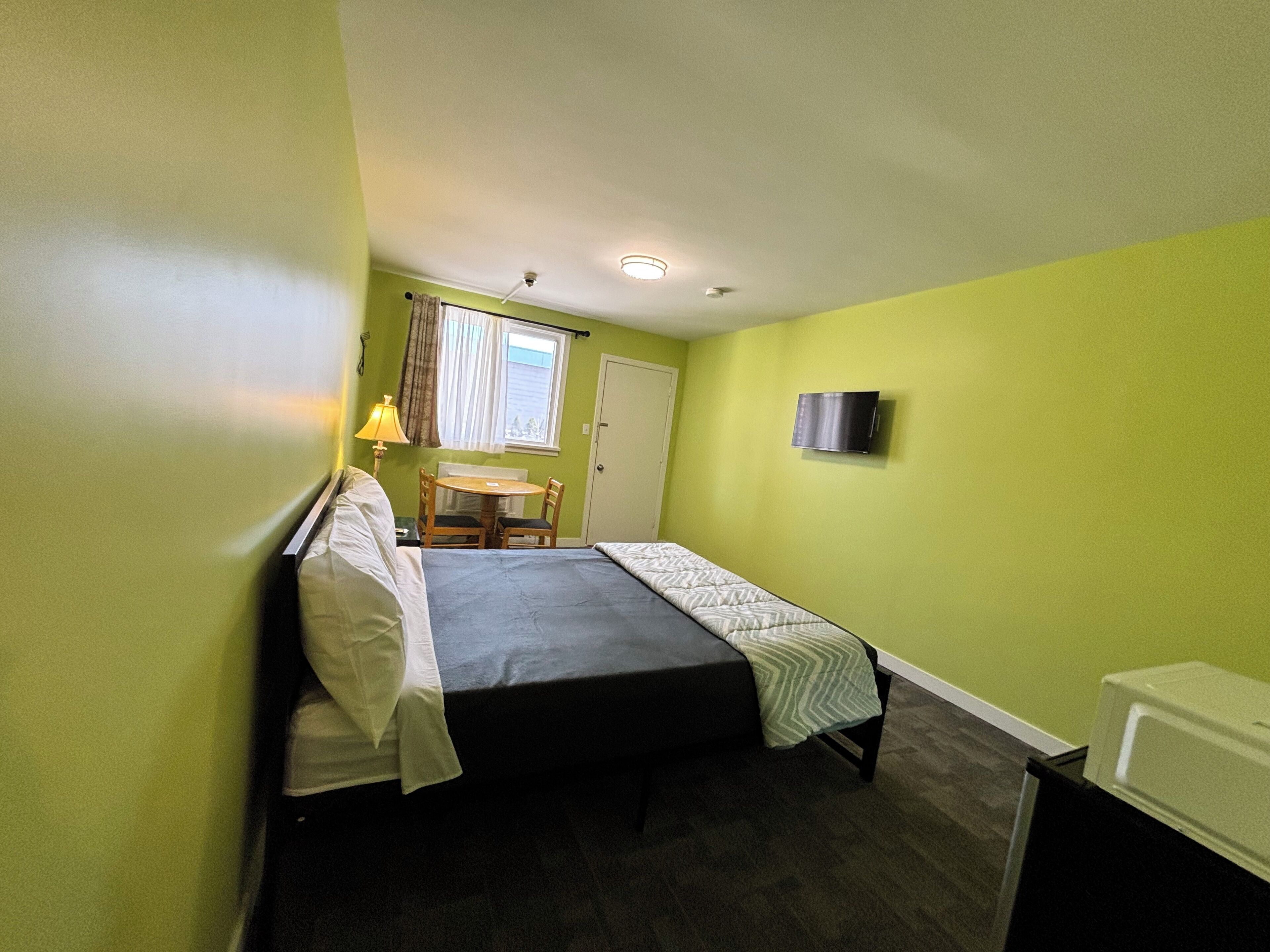 Photo - 6267 Persepolis Inn