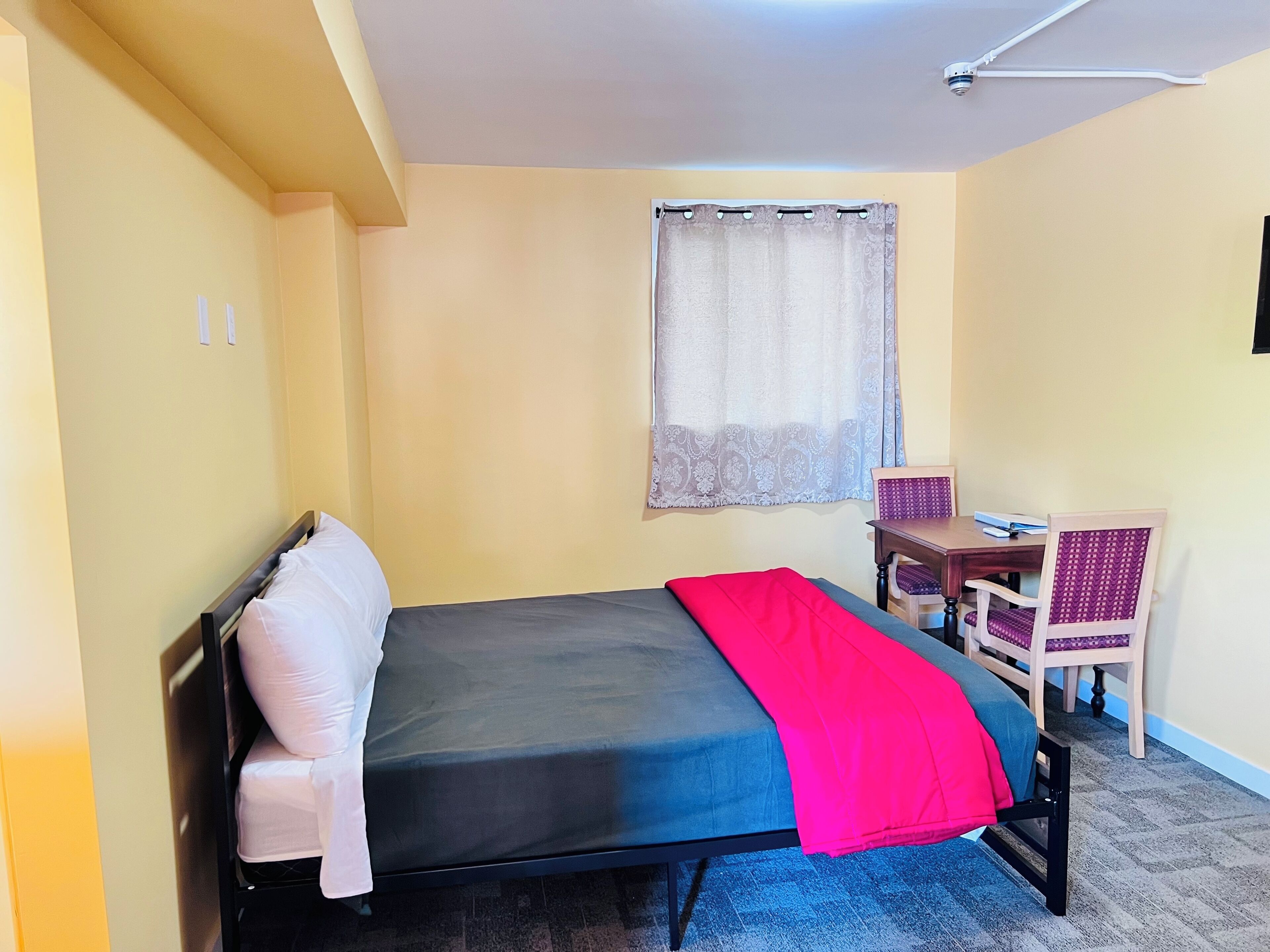 Photo - 6267 Persepolis Inn