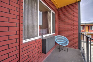 Comfort Room, 2 Queen Beds | Terrace/patio