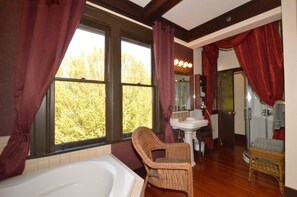 Honeymoon Room | Bathroom | Hair dryer, bathrobes, towels - Marketa's Bed & Breakfast (Victoria)