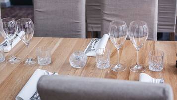 Lokala och internationella rÀtter