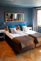 标准双人房 | 特色装修、特色家居、办公桌、笔记本电脑工作区