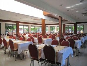 Frühstück, Mittagessen, Abendessen, Speisen im Freien 