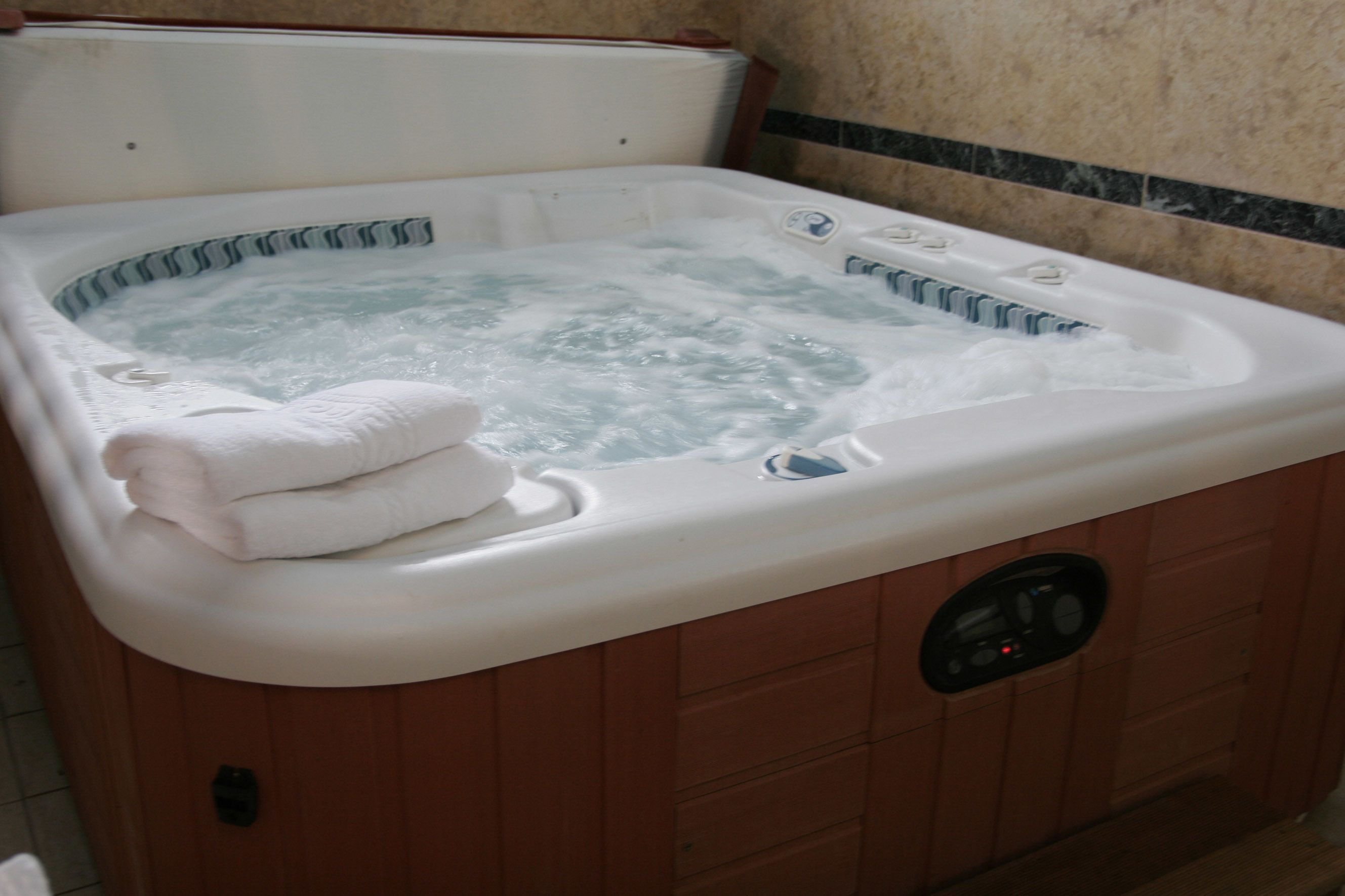 indoor spa tub