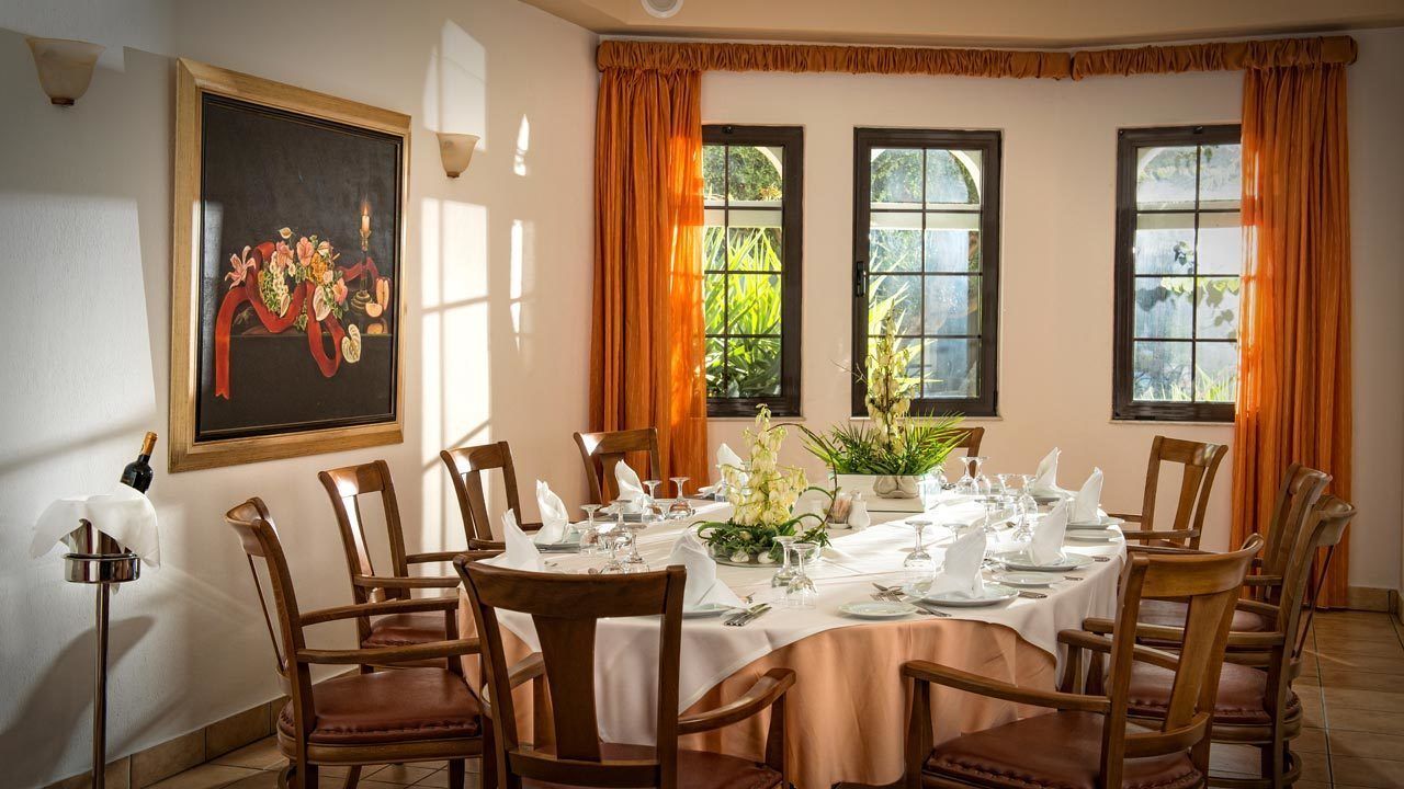 breakfast, lunch, dinner served; greek cuisine